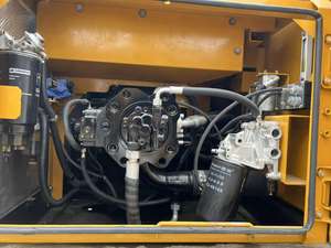 Excavatrice SANY 215 avec moteur Isuzu, poids opérationnel de 21,5 tonnes, capacité de la benne de 1,1 m³ - Product Image 3