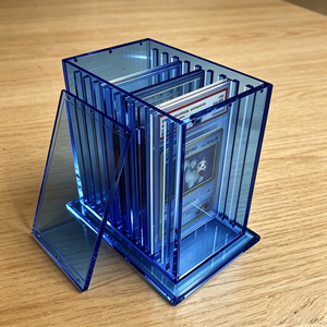 Présentoir en acrylique haut de gamme personnalisé à 10 compartiments pour cartes gradées, idéal pour la présentation de cartes TCG de luxe - Product Image 2
