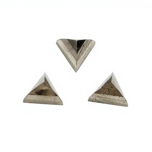 Haute qualité 12mm imbéciles naturels or Pyrite à facettes Triangle pyramide coupe étape Flatback Cabochon pierre précieuse en vrac pour bijoux - Product Image 1