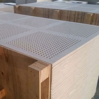 Panneau de plâtre perforé décoratif, panneau acoustique, faux plafond absorbant, 1200 * 2400, 8 12 25r, trous circulaires irréguliers