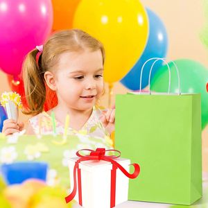 BagDream - Paquete de 24 Bolsas de Regalo de Papel Kraft de 10x5x13 con Asas, Colores Arcoíris Surtidos para Bodas, Baby Showers, Cumpleaños - Product Image 5