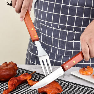 Juego de herramientas de barbacoa 18 en 1 de moda con estuche de transporte portátil negro Juego de accesorios de cocina de madera de acero inoxidable - Product Image 4