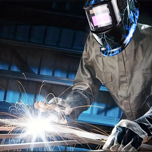 Casco de Soldadura Solar con 2 Sensores de Arco, Pantalla Amplia 4/9-13, TIG MIG, Batería Reemplazable, Fuente de Alimentación Dual Solar y de Batería - Product Image 2