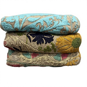 Tissu brodé à la main en brocart, broderie traditionnelle Zari, broderie florale artisanale, textile peigné non tissé respirant - Product Image 1