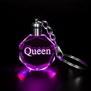 Llaveros de Cristal K9 en Blanco al por Mayor, Llaveros de Cristal LED con Logotipo de Reina Grabado con Láser 3D Personalizado para Regalos Empresariales - Product Image 3
