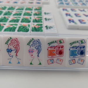 <span class=keywords><strong>Jeu</strong></span> de Mahjong américain sur mesure en acrylique <span class=keywords><strong>blanc</strong></span>, tuiles gravées Nautical NEWS, ventes, palmier de <span class=keywords><strong>coco</strong></span>, dragon vert, <span class=keywords><strong>jeu</strong></span> de société, cadeau de vacances - Product Image 2