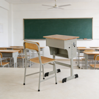 Service OEM/ODM : Chaises en bois modernes avec tablette d'écriture et surfaces résistantes aux produits chimiques pour l'utilisation en laboratoire scolaire dans les garderies