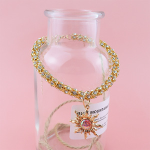 Elegant Baroque Sun Pearl <b>Pet</b> Necklace <b>Collar</b> Noble Accessory for Dogs and Cats for Summer and Winter Seasons - Product Image 5