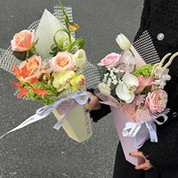 SEEWIN Vente en gros de petites boîtes-cadeaux en forme de cône, boîtes en carton recyclables avec fermeture magnétique, poignée, boîte artisanale pour l'emballage des fleurs