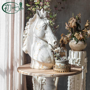 Escultura de Cabeza de Caballo [Marca], Decoración de Mesa Vintage Blanca, Accesorio para Bodas, Figura de Animal, Pieza Única - Product Image 1