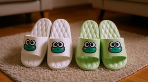 Fex15 Pantoufles grenouille de dessin animé Taille 36/37 38/39 40/41 Semelle extérieure antidérapante en EVA Tige en PVC Pour la maison - Product Image 2