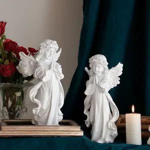 European Standing Posture Resin Retro Wings Angel Hand Holder Candlestick Party Restaurant Romantic Atmosphere Decoration