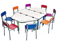 Meubles de jardin d'enfants au design moderne bureau de classe rond coloré avec chaise confortable pour enfants enfants en milieu scolaire