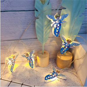 Luci <span class=keywords><strong>LED</strong></span> Natalizie a Stringa con Campanelle Dipinte, Renne e Pupazzi di Neve, Impermeabili e Ricaricabili - Product Image 6