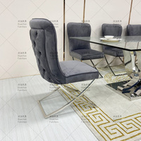 Table à manger rectangulaire moderne en verre pour 10 personnes avec structure en acier inoxydable pour la salle à manger d'hôtel