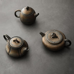 Service à thé Kung Fu en céramique vintage fait à la main de style japonais, petit appareil pour faire du thé, bouilloire individuelle, pot à thé doré - Product Image 1