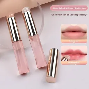 Pinceau de maquillage portable en silicone, anti-poussière, pour application de rouge à lèvres et gloss, idéal pour masques et anticernes. - Product Image 1