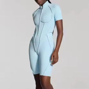 Combinaison de sport respirante pour femme avec fermeture éclair sur le devant et design de coupe tridimensionnelle pour le yoga - Product Image 3