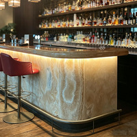 Comptoir de bar commercial moderne avec dessus en pierre, éclairage LED, design moderne pour bar de nuit