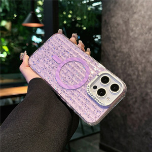 เคสไอโฟนดีไซน์หรูหรา ลายเกล็ดน้ำแข็งวิบวับ พร้อมแม่เหล็ก ขอบกล้องประดับเพชร รองรับการชาร์จไร้สาย ป้องกันการตกกระแทก - Product Image 6