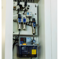 Centre d'usinage vertical CNC 5 axes haute précision BT40, grande fraiseuse CNC VMC1370 avec commande GSK, automatique et robuste