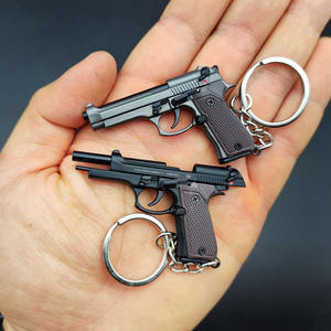 Réaliste enfants jouets en métal Simulation pistolet réel <span class=keywords><strong>Beretta</strong></span> 1:4 démonté Mini alliage pistolet pistolets porte-clés garçons pistolet jouets cadeau - Product Image 3