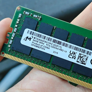 DDR4 Desktop <b>Memory</b> <b>Stick</b>, Small Green Module, High Quality Adie M-Series Chips, MTA36ASF8G72PZ-3G2F 3200 64G Stock Server Memor - Product Image 1