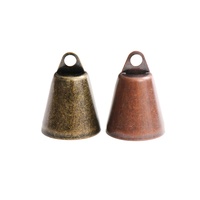Pendentif cloche en fer plaqué bronze antique personnalisé avec boucle supérieure et sonnette pour décoration de porte et de maison de Noël
