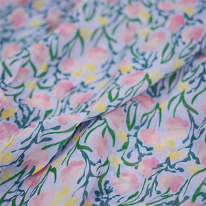 Maatwerk Zachte Mode 100% Viscose Crêpe Rayon Crêpe Bloemen Bedrukt Gesponnen Rayon Challis Stof Voor Pyjama Jurk