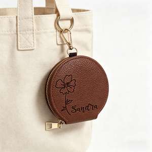Petite pochette à monnaie personnalisée gravée au laser avec fleur de naissance, porte-clés en cuir tendance, fermeture éclair minimaliste - Product Image 5