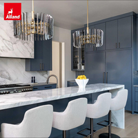 Armoire de cuisine moderne Alland avec porte en placage, haute, durable, style Shaker fin, bleue, avec îlot central intégré