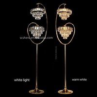 Lampe sur pied de luxe moderne en acrylique et cristal LED, alimentée par courant alternatif, pour accessoires de mariage, décoration de fête et centre de table, personnalisable