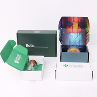 Boîte cadeau en carton ondulé avec logo personnalisé, gaufrage, pelliculage mat, revêtement UV, taille et forme personnalisables