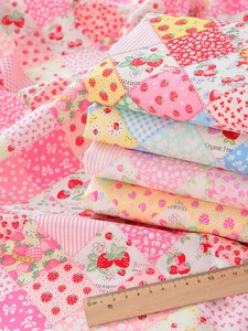 <span class=keywords><strong>Tela</strong></span> Brocada Estampada con Diseño de Fresas y Cuadros, Suave al Tacto, para Confección de Ropa y Vestidos para Niños, 2026 Strands - Product Image 1