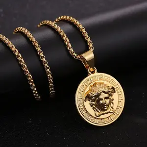 Kalung liontin wajah Medusa Yunani Hip Hop 28mm perhiasan 18K berlapis emas baja tahan karat Medusa jimat diskon besar