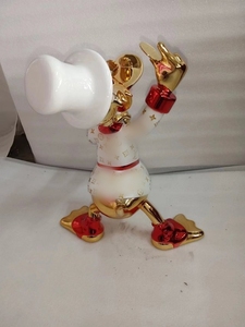 Design moderno Pop Art Gloss Donald Duck statua personalizzata in resina con due bottiglie di colore oro elettrolitico anatra in fibra di vetro - Product Image 6