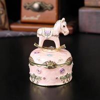 Boîte à bijoux en émail métallique en forme de cheval de Troie avec couvercle anti-poussière pour la décoration de la maison