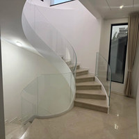 Escalier en fer courbé rotatif avec installation porte-à-porte pour villas de luxe, clubs et maisons auto-construites