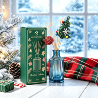 Ensemble diffuseur de parfum de Noël personnalisé 200 ml, bouteille en verre côtelé, bâtonnets en rotin naturel, boîte cadeau parfum d'ambiance pour la maison, vente en gros