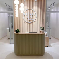 Bureau de réception moderne en bois multicolore de petite taille pour hôpital, spa, usage commercial ou de bureau