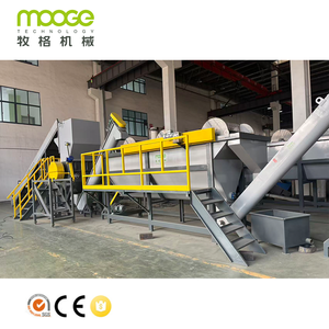 Ligne de lavage et de recyclage de bouteilles PET : Lavage à chaud au chaux, Séparation flottant-non flottant, Détachage des étiquettes, Séchage des canalisations, Flocons RPET de qualité alimentaire - Product Image 3