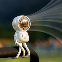 Offre Spéciale en stock bébé poussette clip ventilateur petit mignon belle astronaute portable muet mini rechargeable ventilateur turbo portable