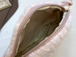 2026 新款热销时尚可爱毛绒斜挎包可批发 - Product Image 4