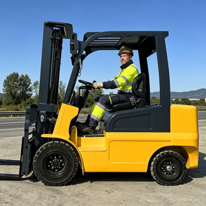 Chariot élévateur électrique à portique étroit de 2500 kg avec commande pilote - Product Image 5