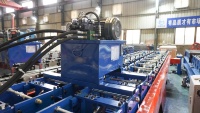 Machine de formage à froid de profilés en acier galvanisé C/Z/U et de poutrelles, à commande PLC automatique et entraînement par engrenages