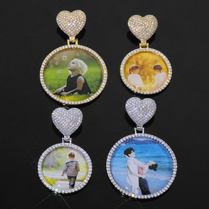 จี้รูปหัวใจประดับเพชรโมอิสซาไนต์แบบกำหนดเอง VVS พร้อมตัวล็อกแบบ Prong Set เงินแท้ 925 ชุบทองคำแท้ ประดับเพชร GRA ผ่านการทดสอบเพชร B2B - Product Image 2