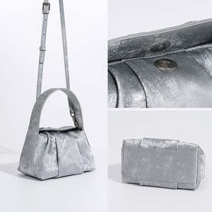 กระเป๋าถือแฟชั่นสไตล์เรโทรสำหรับผู้หญิงแบบใหม่  กระเป๋าหนังซาตินสะพายไหล่สำหรับผู้หญิง - Product Image 2