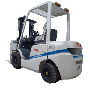 รถยกดีเซล TCM 30 มือสอง 3 ตัน เครื่องยนต์อีซูซุ เสาไฮดรอลิกสามตอน ระบบไฮดรอลิกดันข้าง ยางตัน ขนาดงา 1220x125x50 มม. - Product Image 1