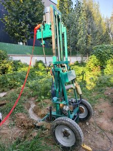 Nouvelle Offre Spéciale – Foreuse de puits d'eau rotative haute performance 380V, mobile, avec moteur de 150m de profondeur de forage, garantie 1 an - Product Image 2