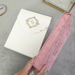 Charmantes invitations <span class=keywords><strong>de</strong></span> mariage é<span class=keywords><strong>l</strong></span>égantes en velours rose, présentées dans une boîte avec une forme spéciale en acrylique <span class=keywords><strong>miroir</strong></span> or rose, Caixa Convite <span class=keywords><strong>de</strong></span> luxe - Product Image 4